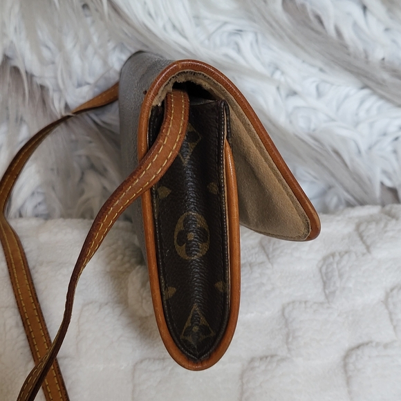 Louis Vuitton Monogram Pochette Twin GM Crossbody Bag Clutch 2 Way. Authentic.. - Picture 4 of 16